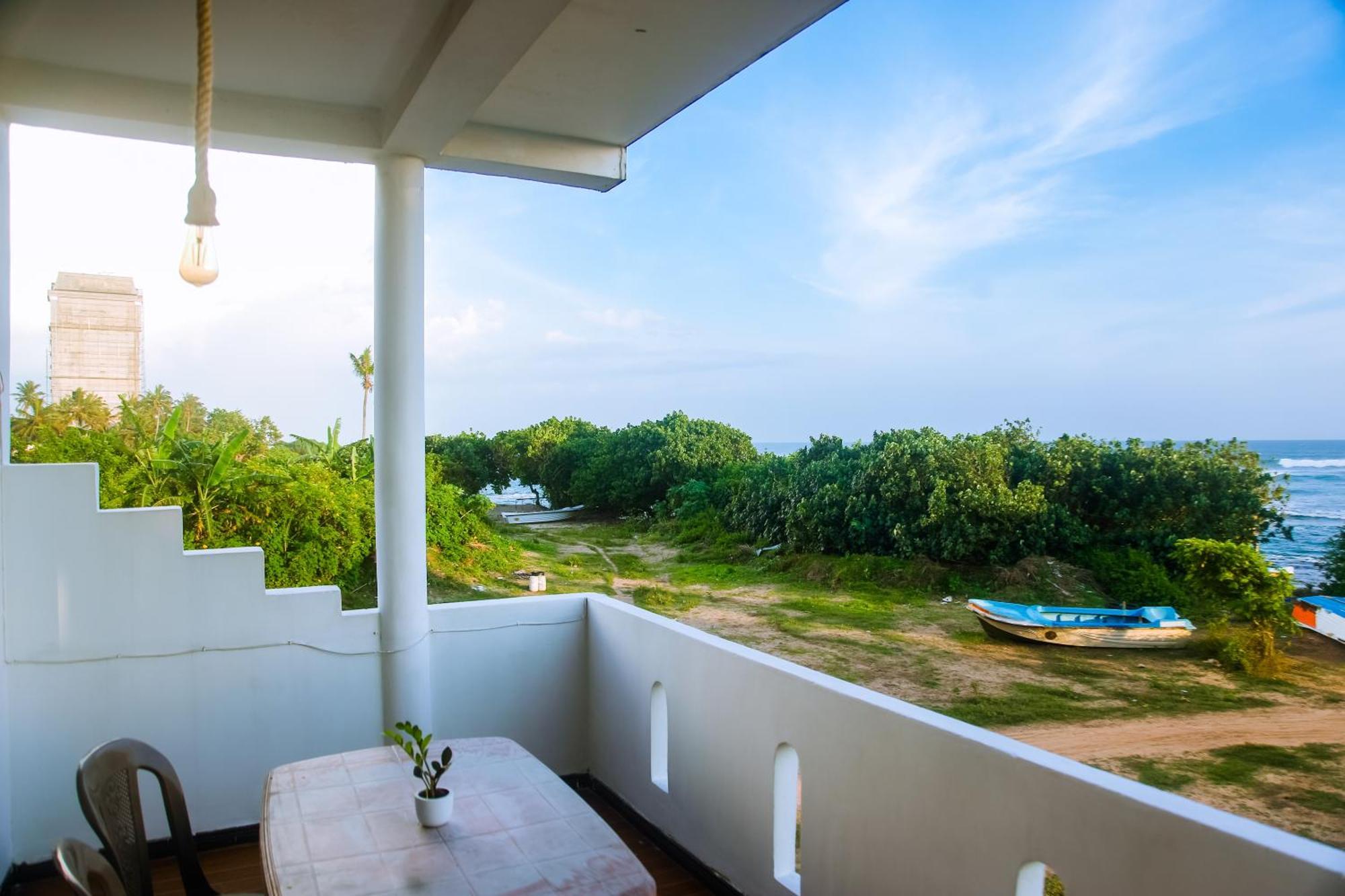 Mirissa Turtle Point Guest Hotel Exterior photo