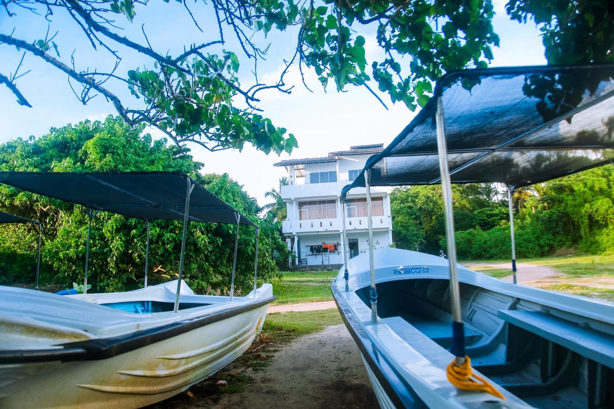 Mirissa Turtle Point Guest Hotel Exterior photo